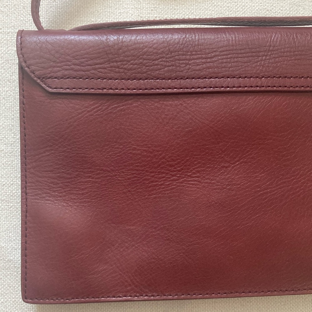MADEWELL | The Slim Convertible Bag - Cabernet - Picture 10 of 16